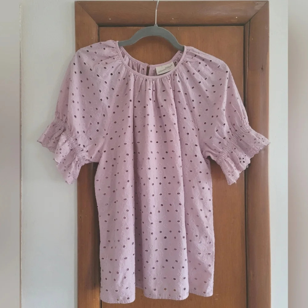 Universal Thread Women's Lilac‎ Eyelet Puff Sleeve Blouse, Size M - Picture 8 of 9